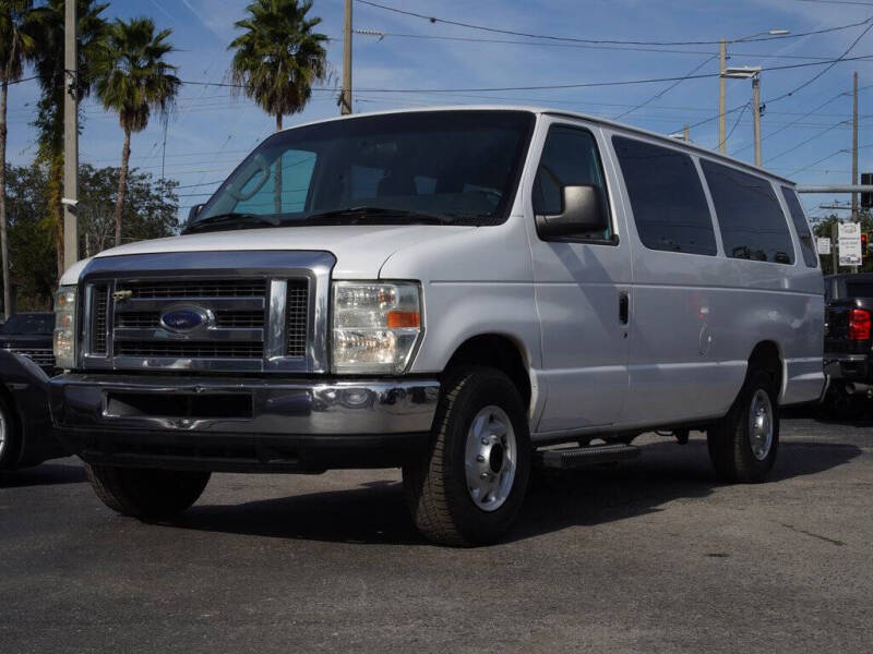 2011 Ford E-Series E-350 SD XLT
