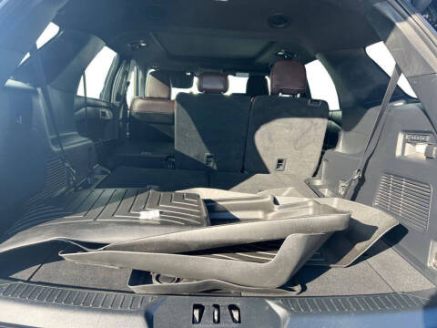 2023 Ford Explorer Hybrid Platinum