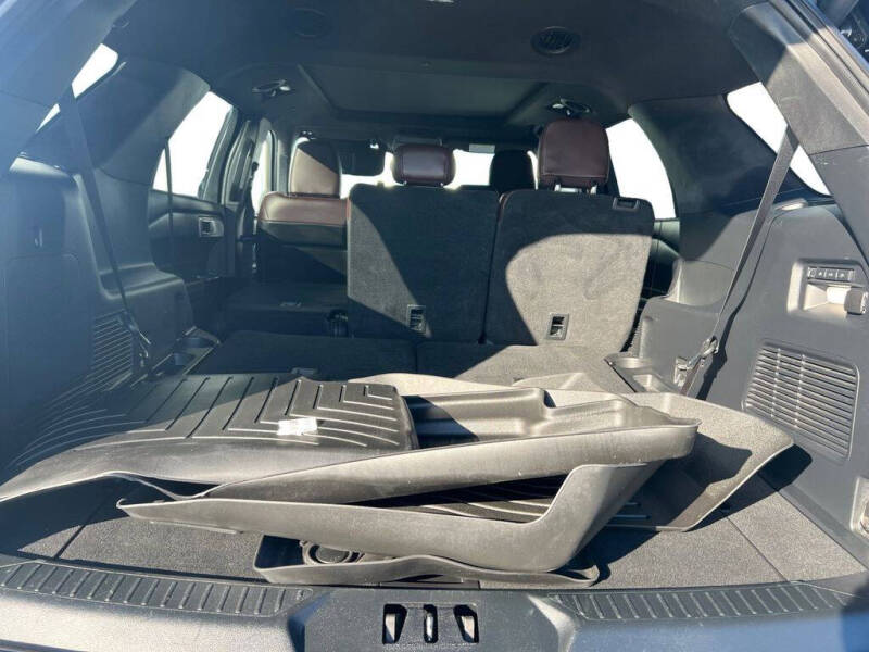 2023 Ford Explorer Hybrid Platinum