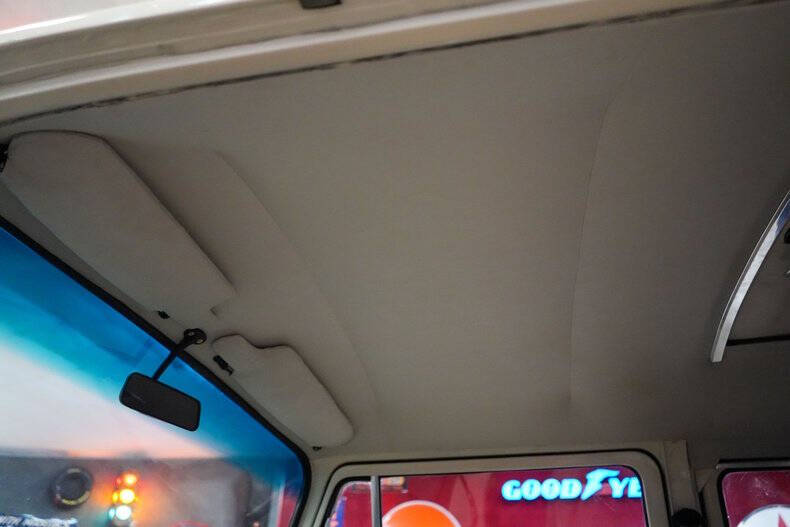 1976 Volkswagen Type 2 Westfalia Camper Bus