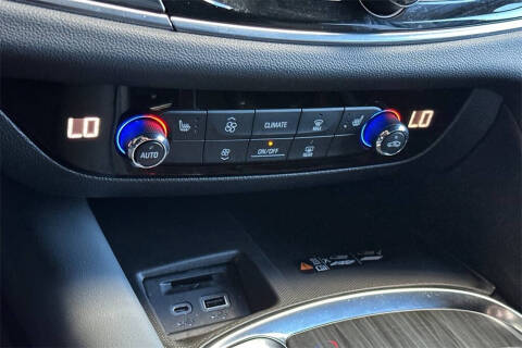 2024 Buick Enclave Essence