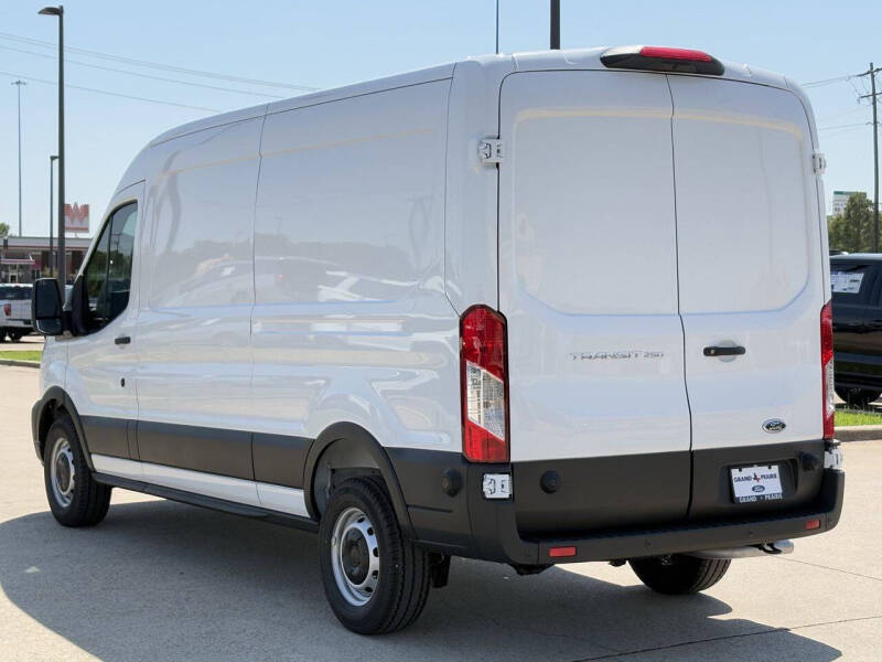 2025 Ford Transit 250