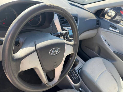 2013 Hyundai Accent GLS