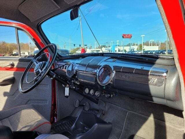 1946 Ford SEDAN 13