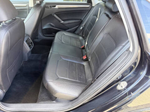 2017 Volkswagen Passat 1.8T SE