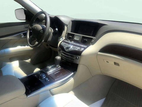 2013 Infiniti M37