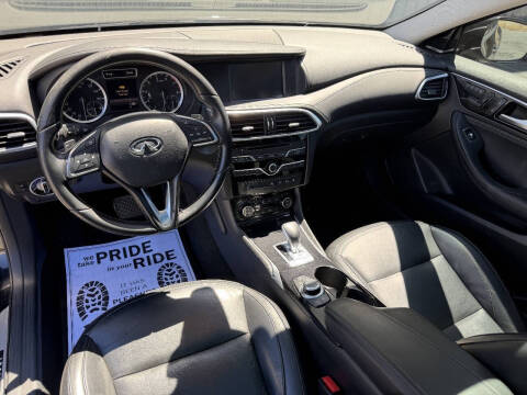 2017 Infiniti QX30 Premium
