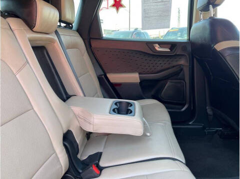 2020 Ford Escape Titanium