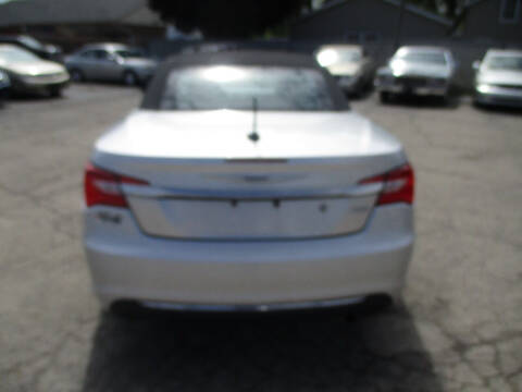 2012 Chrysler 200 Touring