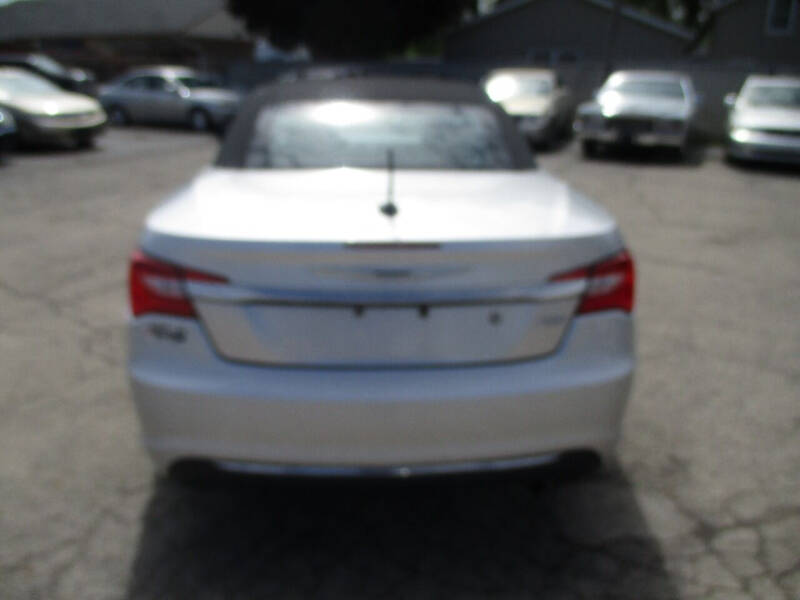 2012 Chrysler 200 Touring