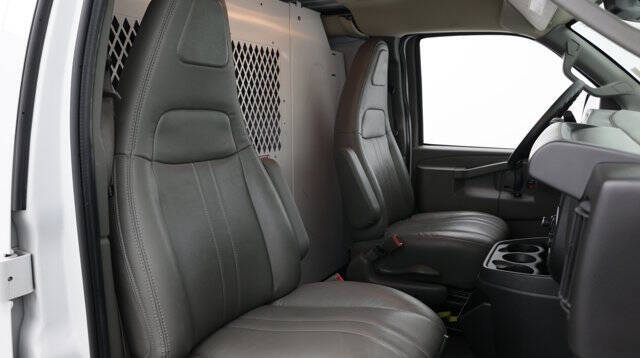 2023 Chevrolet Express 2500