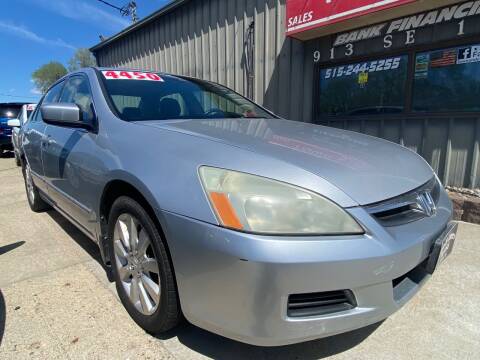2006 Honda Accord for sale at TOWN & COUNTRY MOTORS in Des Moines IA