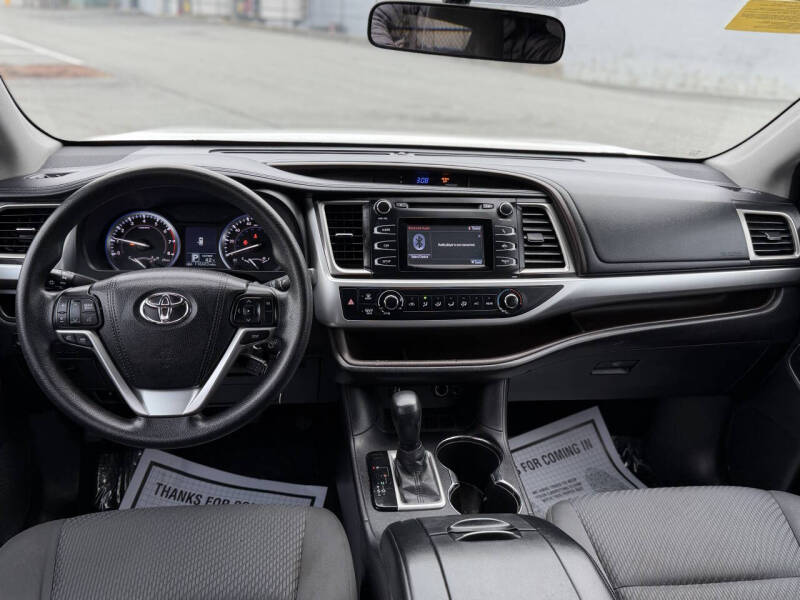 2016 Toyota Highlander LE