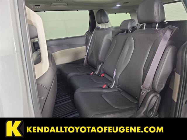 2025 Kia Carnival SX