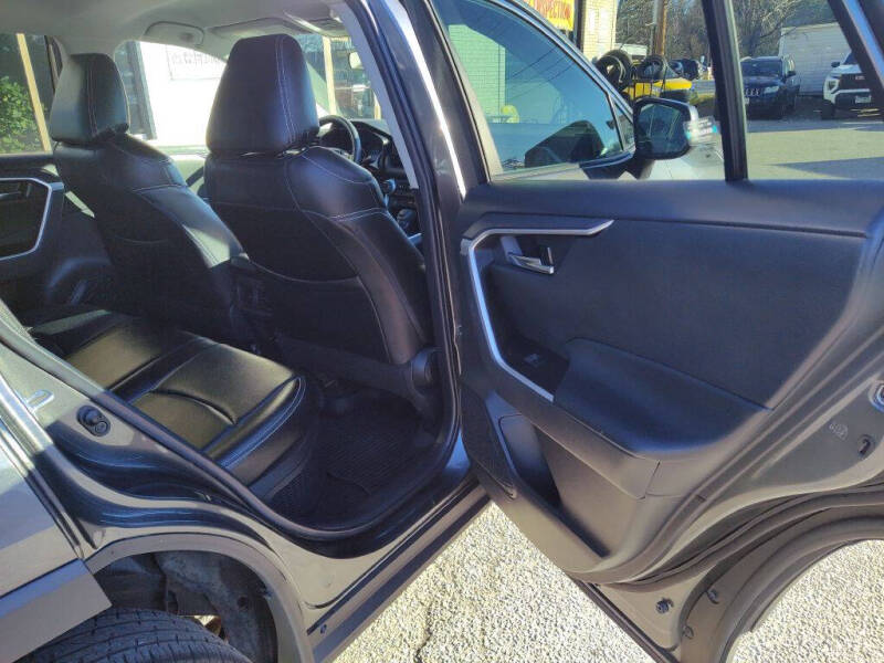 2022 Toyota RAV4 Hybrid XLE