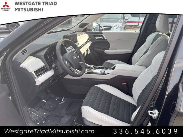 2025 Mitsubishi Outlander SE