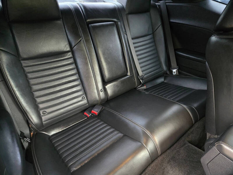 2014 Dodge Challenger R/T Plus