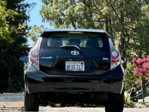 2014 Toyota Prius c Three
