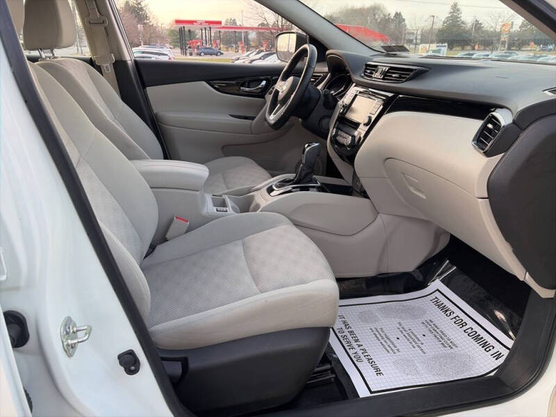 2022 Nissan Rogue Sport SV