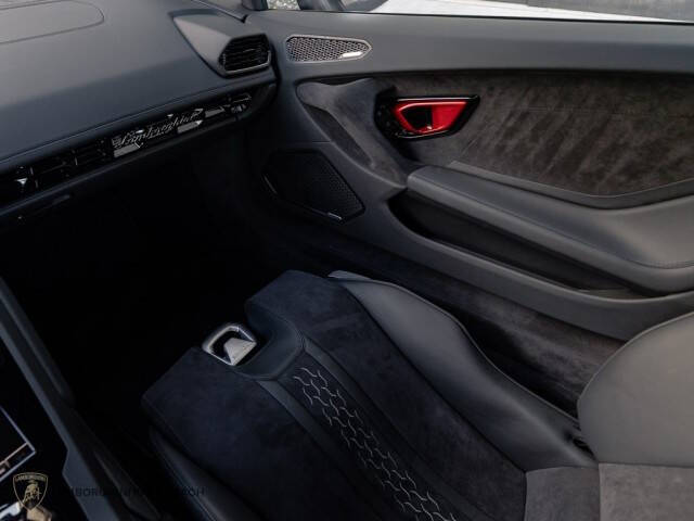 2023 Lamborghini Huracan Tecnica