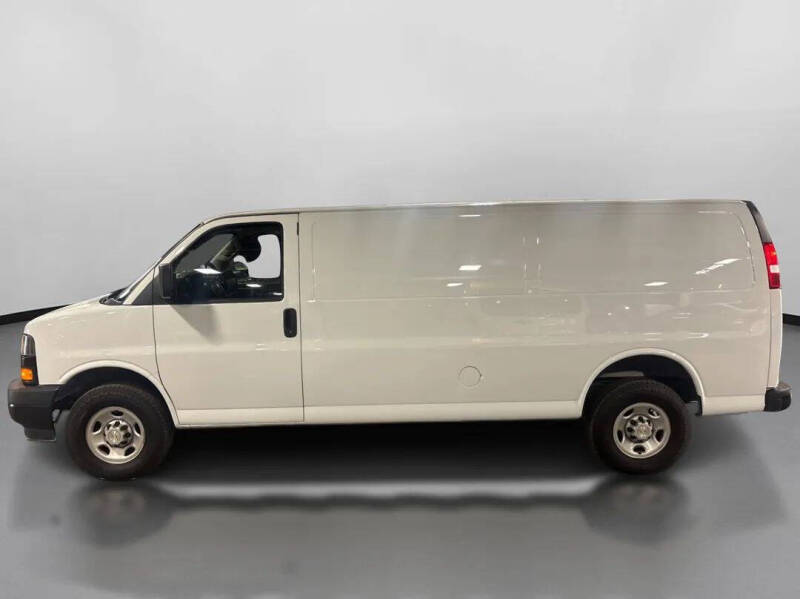 2023 Chevrolet Express 2500