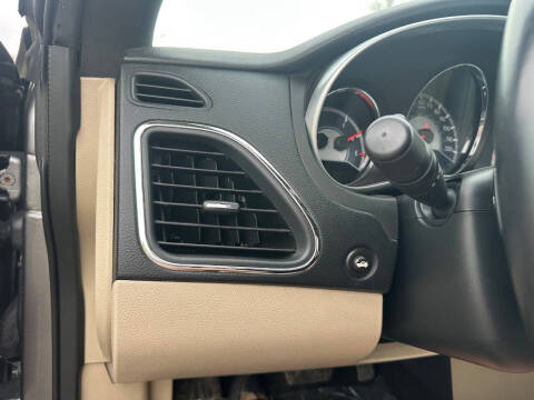 2011 Chrysler 200 Limited