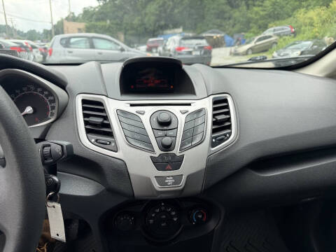 2012 Ford Fiesta SE