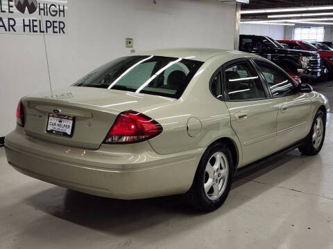 2004 Ford Taurus SE