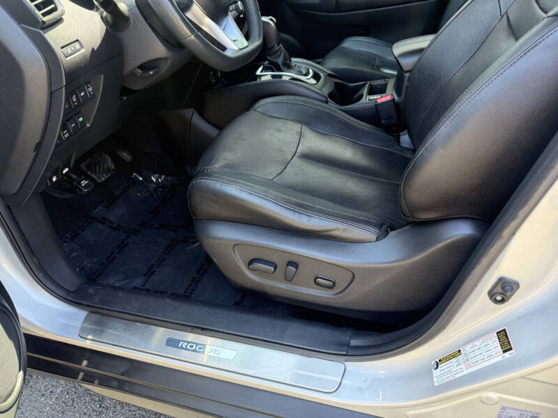 2017 Nissan Rogue SL
