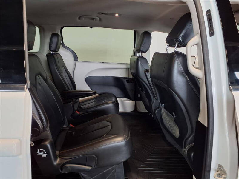 2020 Chrysler Pacifica Touring L