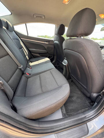 2019 Hyundai Elantra SE