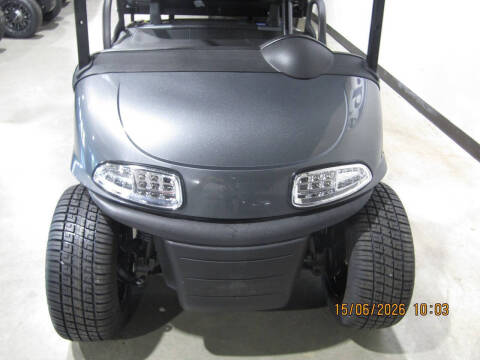 2020 E-Z-GO RXV 4
