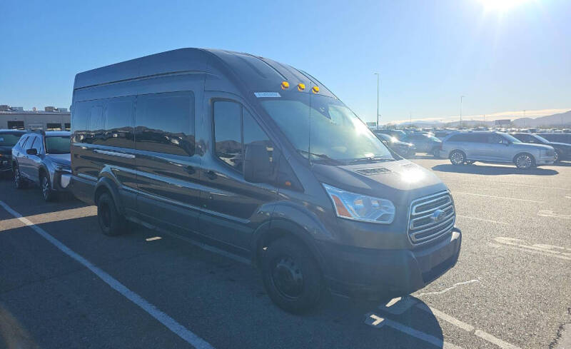2017 Ford Transit Wagon XLT's photo