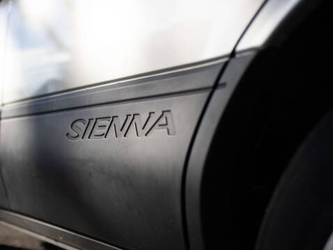 2001 Toyota Sienna CE