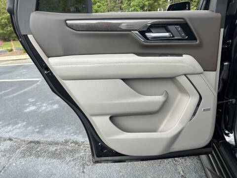 2025 GMC Yukon Elevation