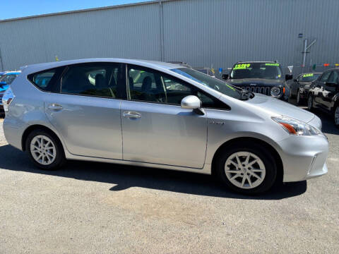 2012 Toyota Prius v Three