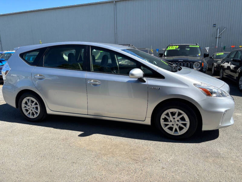2012 Toyota Prius v Three