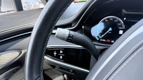 2023 Genesis Electrified GV70