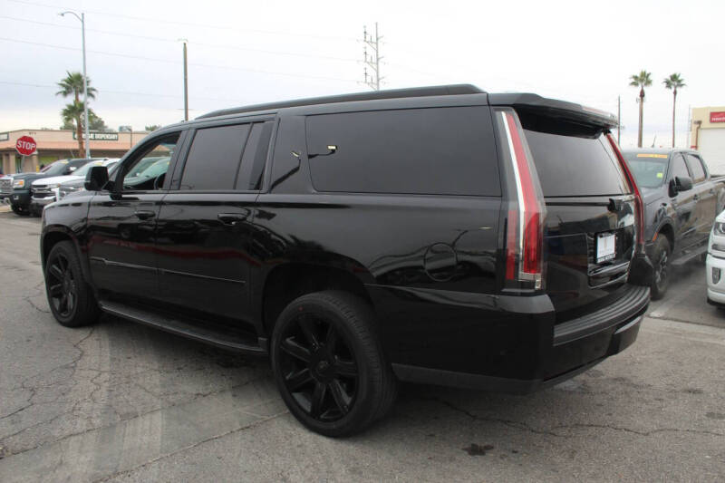 2018 Cadillac Escalade ESV Luxury