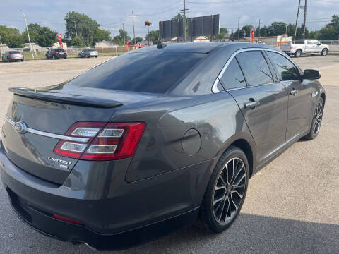2019 Ford Taurus Limited
