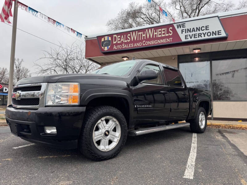 2007 Chevrolet Silverado 1500 for sale at Dealswithwheels in Hastings MN