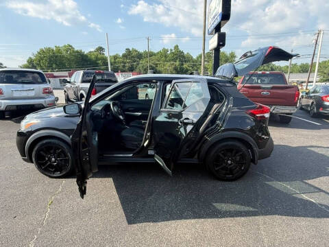 2020 Nissan Kicks SR