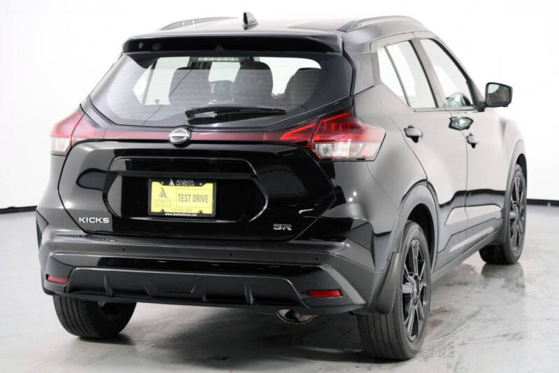 2022 Nissan Kicks SR