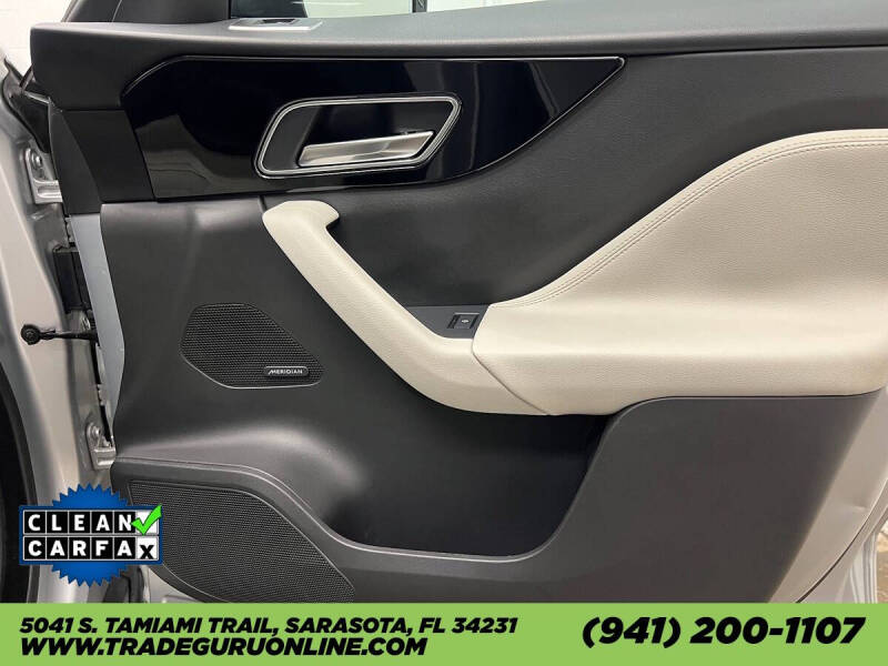 2017 Jaguar F-PACE 35t Prestige