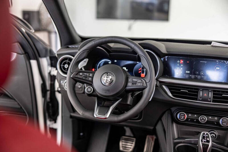 2025 Alfa Romeo Stelvio