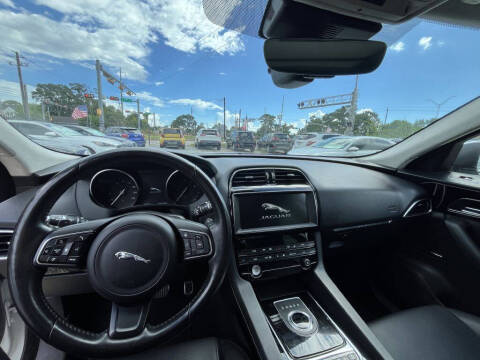 2019 Jaguar F-PACE 25t Premium