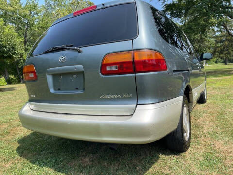 1999 Toyota Sienna