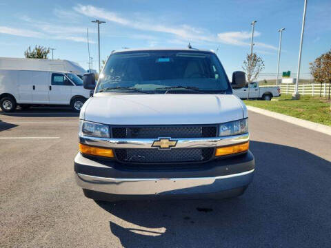 2025 Chevrolet Express 3500