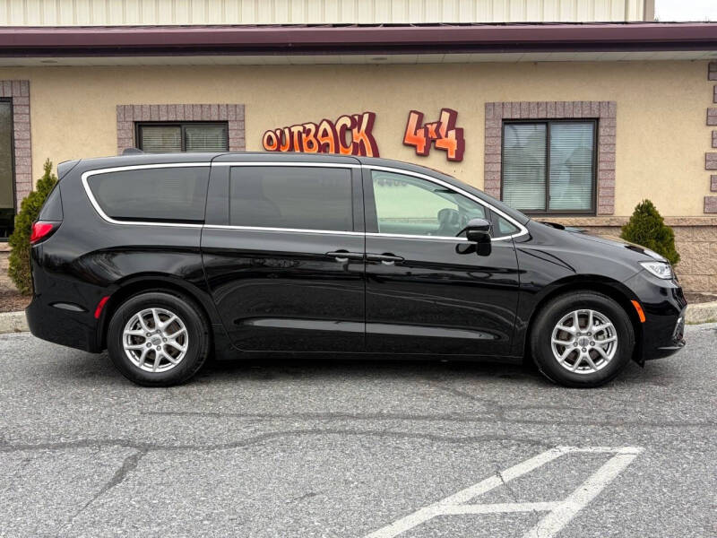 2024 Chrysler Pacifica Touring L