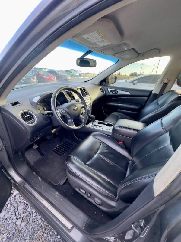2017 Nissan Pathfinder SL